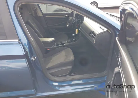 2019 Volkswagen Jetta 1.4T R-Line/1.4T S/1.4T Se z USA, uszkodzony, nr VIN 3VWC57BU3KM124266